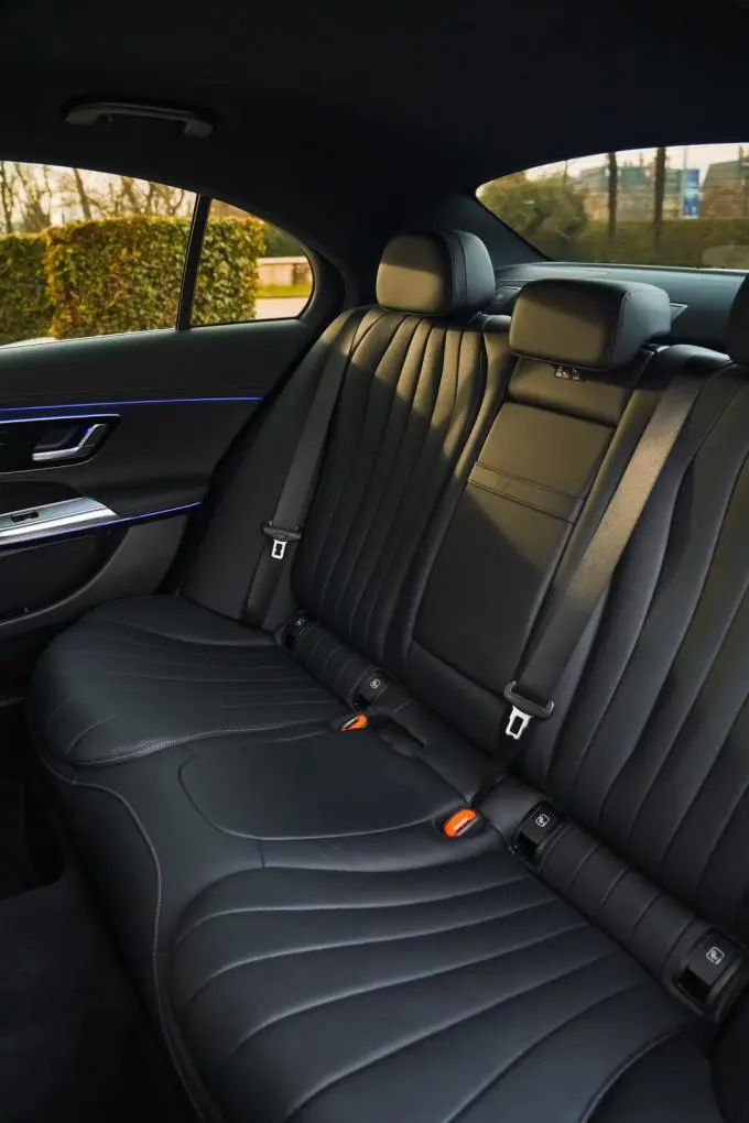 Mercedes Benz E-klasse 220d Premium Plus 2026, interior — Sports Car Rental Barcelona, Barcelona. Mercedes Benz E-klasse 220d Premium Plus en Barcelona El Mercedes Benz E-klasse 220d…
