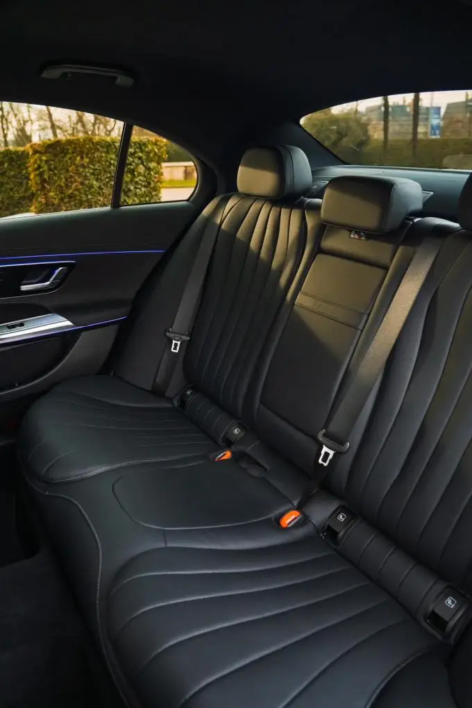 Mercedes Benz E-klasse 220d Premium Plus 2026, interior — Sports Car Rental Barcelona, Barcelona. Mercedes Benz E-klasse 220d Premium Plus en Barcelona El Mercedes Benz E-klasse 220d…