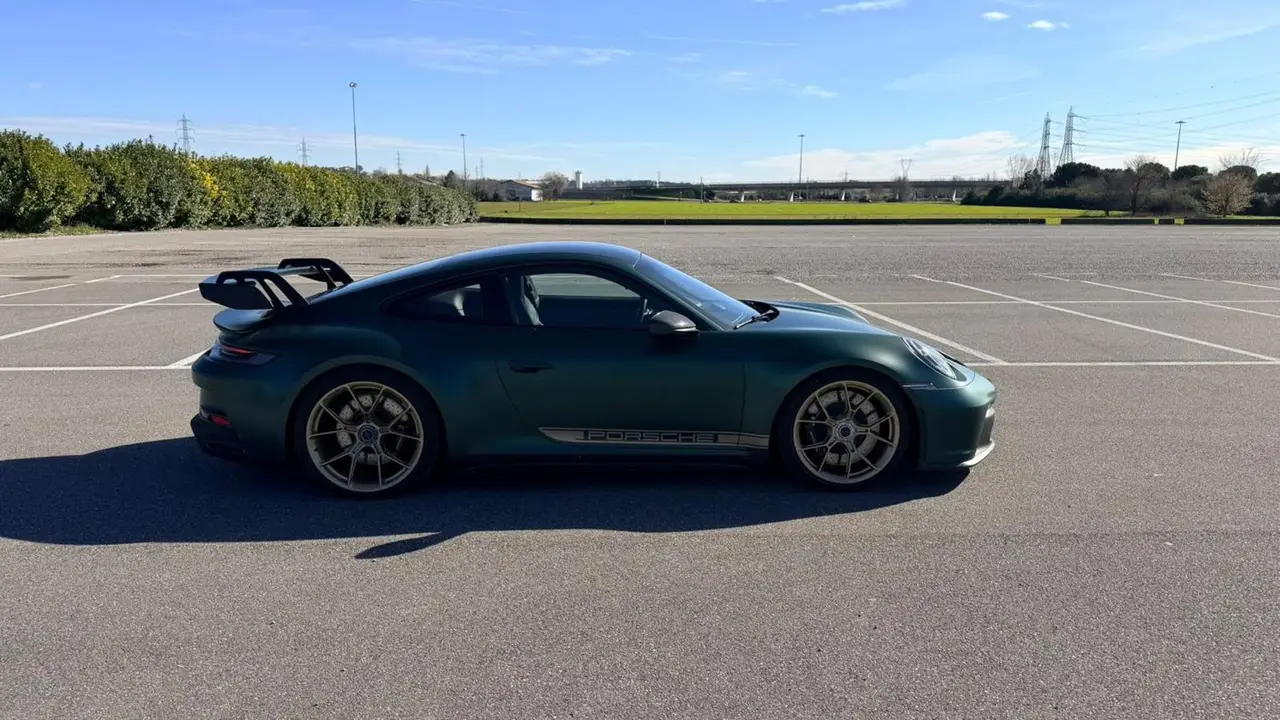 Porsche 911 GT3 2026, exterior — Sports Car Rental Barcelona, Barcelona. Porsche 911 GT3 en Barcelona El Porsche 911 GT3 2026 está disponible para alquiler en…