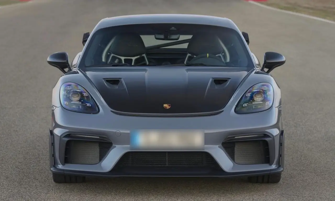 Porsche GT4 RS 2024 — Sports Car Rental Barcelona, Barcelona. Porsche GT4 RS en Barcelona El Porsche GT4 RS 2024 se ofrece en alquiler en Barcelona…
